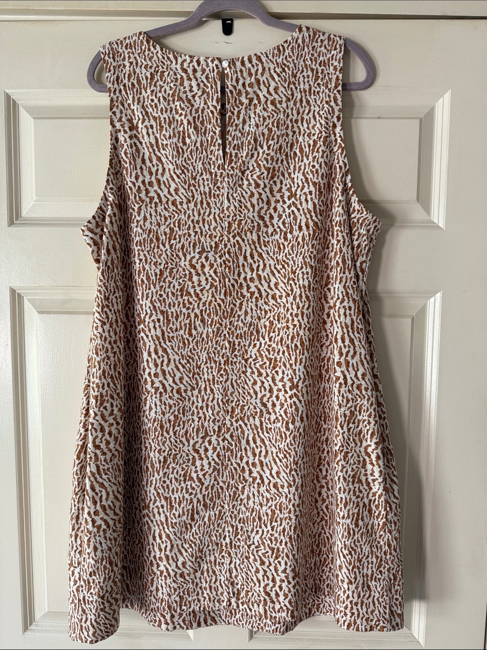 Sleeveless Brown & White Printed Shift Dress - Picture 2 of 4